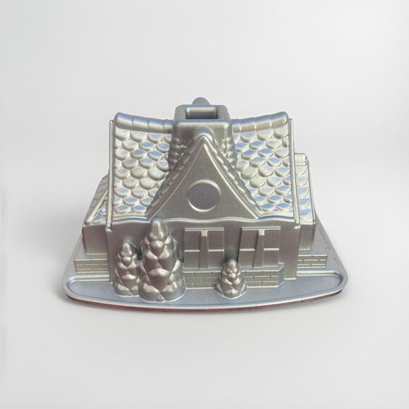 NORDIC WARE Gingerbread House Christmas Cottage Cake Mold Bundt Pan 9 Cups 2.1 L - Picture 1 of 16